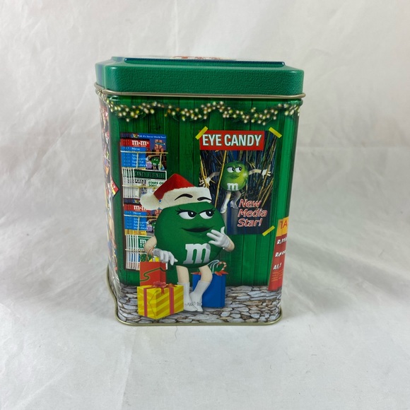M&M’s Brand Christmas Village Series 2001 Number 12 & 1995 Brand Town & Sticker - Picture 4 of 16